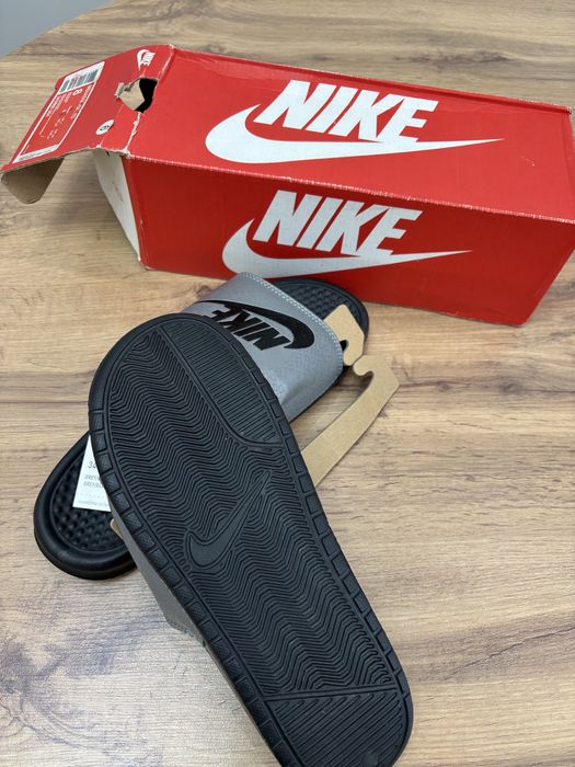 Шлепанцы женские Nike