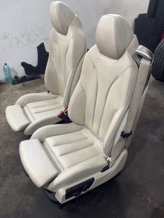 Scaune cu incalzire si memorii volan stanga BMW F06