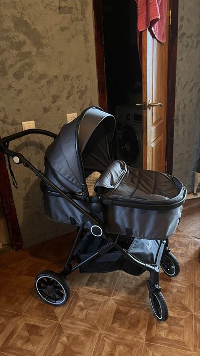 Каляска всесезонная