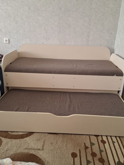 Продам кровать выдвежную