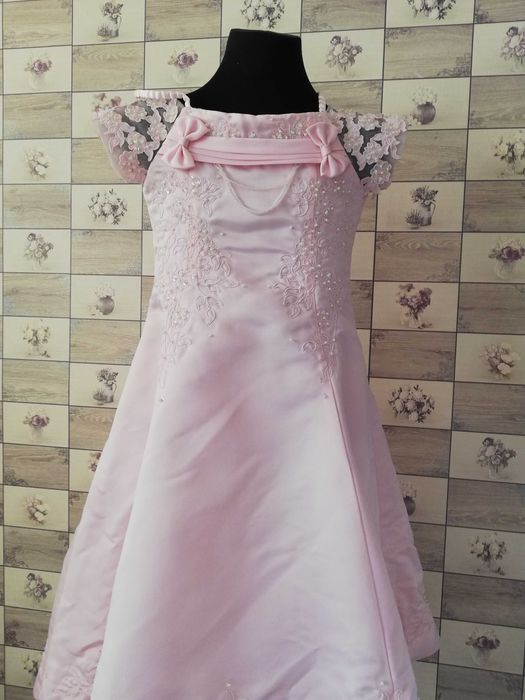 Платье для девочки нарядное