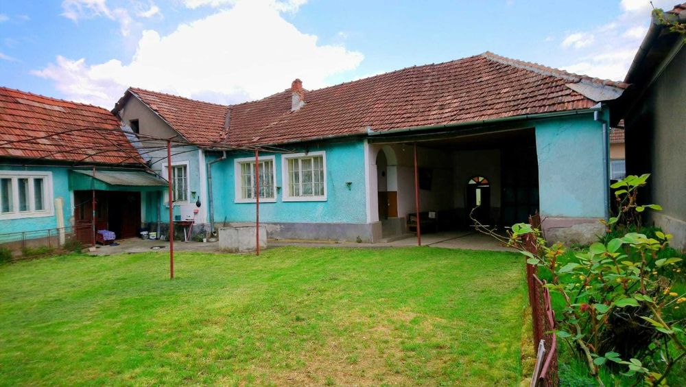 Casa intravilan - curte si gradina