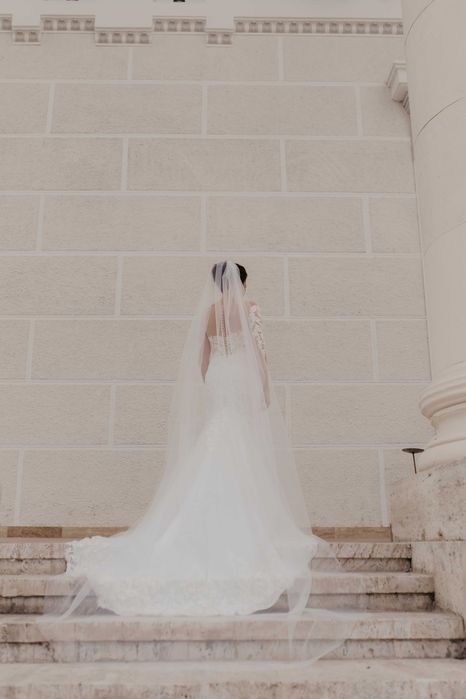 Rochie de mireasa cu voal lung