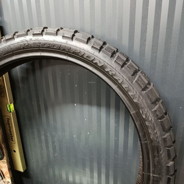 Pirelli scorpion 17" / 21"