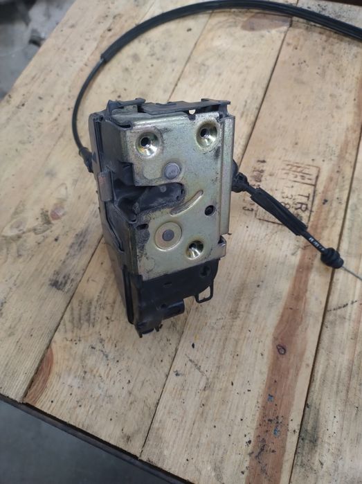 Лява шофьорска брава за Пежо 307 цц