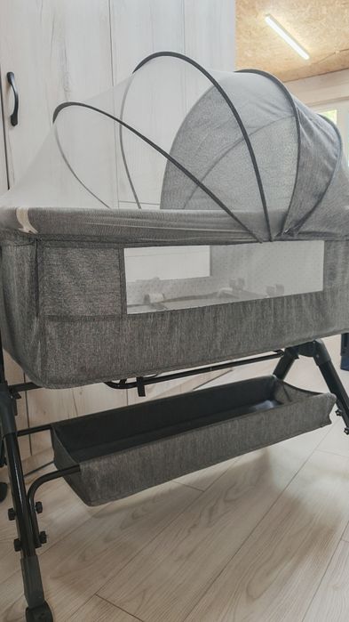 Продам кроватку-манеж