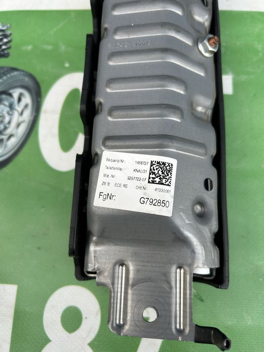 Airbag genunchi BMW G11