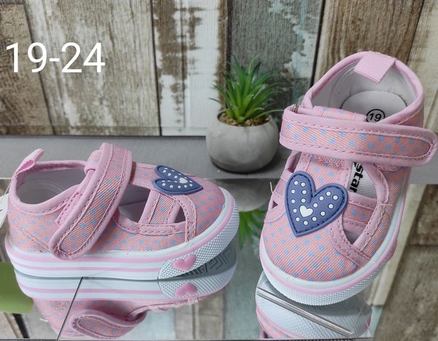 Пантофи за момиче