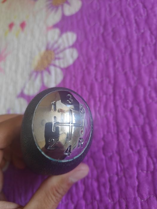 Продам ручку кпп Renault/Largus.