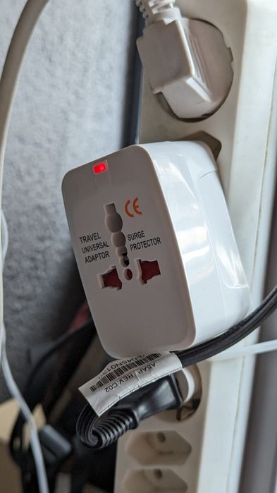 Adaptor priza universal de calatorie UK/US/EU/AU cu protectie