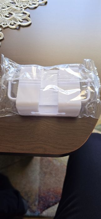 Стойка за телефон и дистанционно