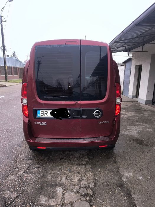 Opel combo 1.6 diesel supraînălțat schimb cu duba 6 sau 9 locuri