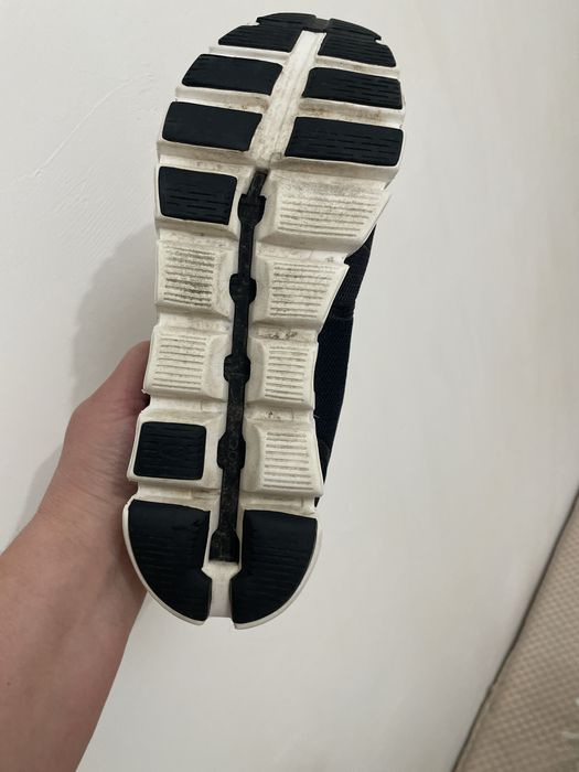 On cloud pret 210 lei conditii bune