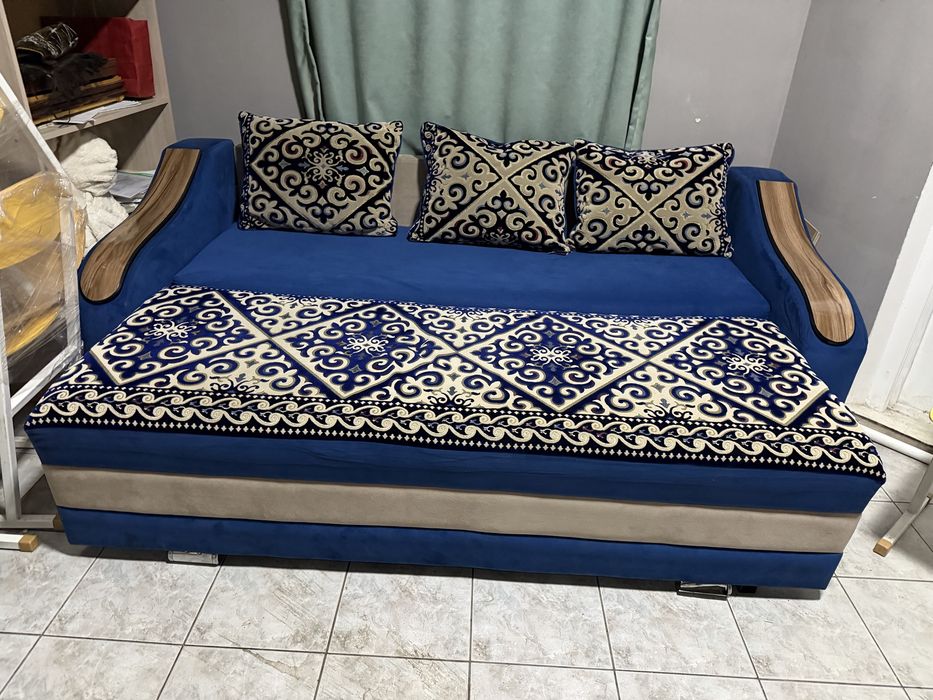 Срочно продам диван