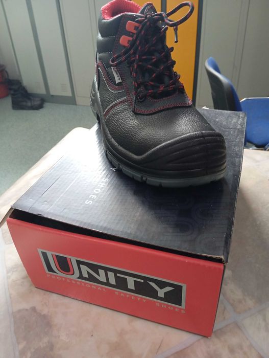 Работни обувки с метални бомбет