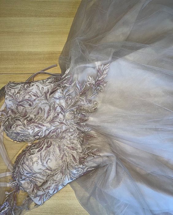 Дизайнерска Абитурентска Рокля: XS/S/M; обличана само веднъж;