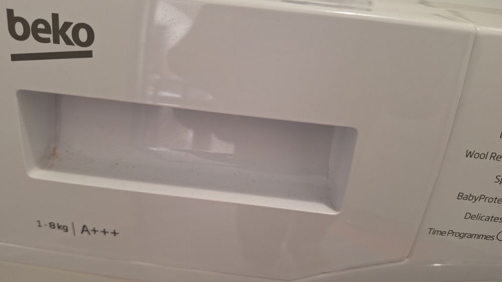 Продавам сушилня Беко