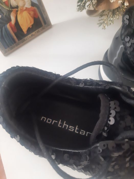 Vând adidași cu paiete marimea 36