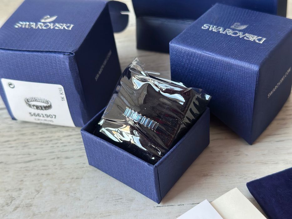 Inel Swarovski Matrix 52, tăietură bagheta, albastru, placat cu rodiu