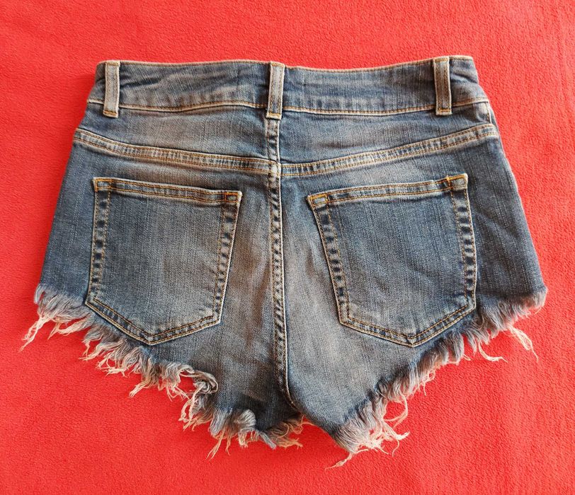 Дамски къси дънкови панталонки