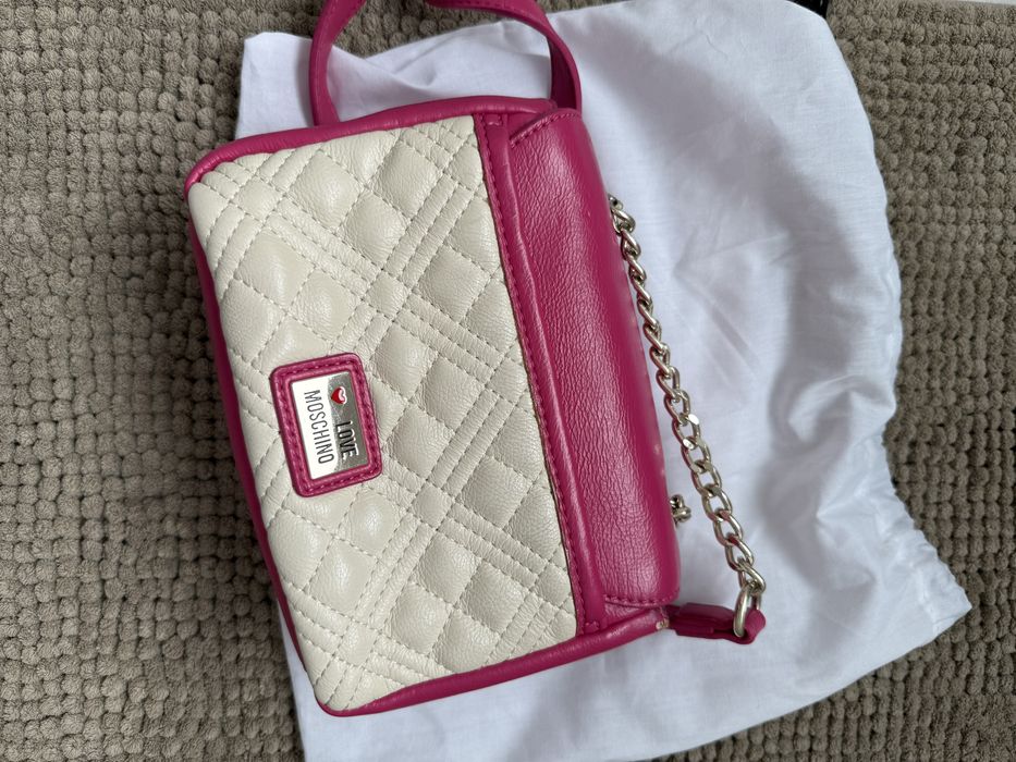 Цикламена чанта Love Moschino