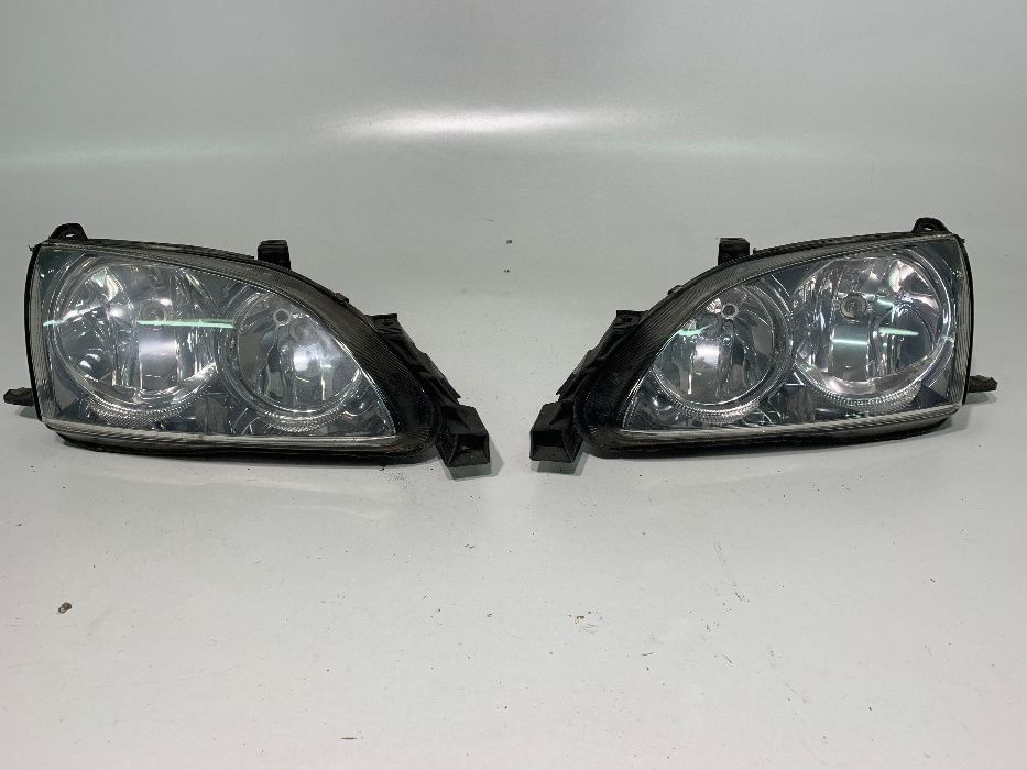 Промоция!! Стоп стопове Фар Фарове Toyota Avensis хечбек