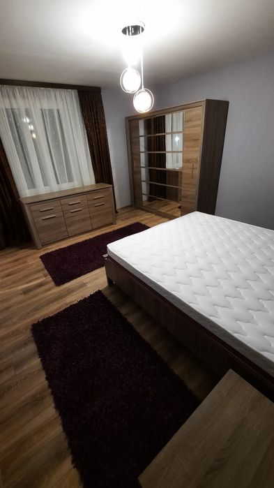 Proprietar inchiriez apartament la casă
