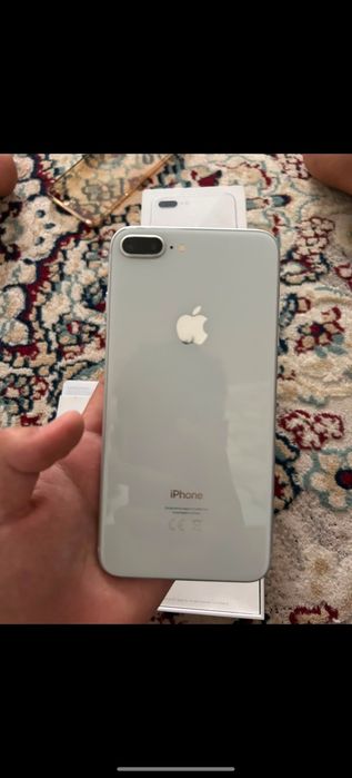 Продам айфон 8+..