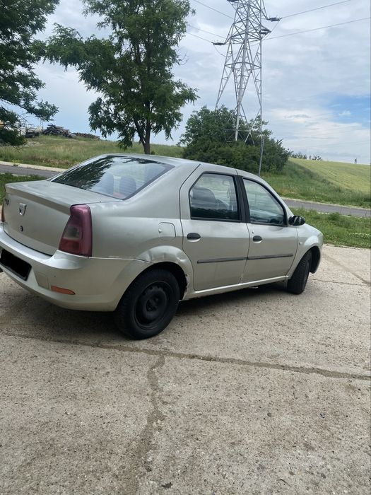 Vand sau schimb dacia logan