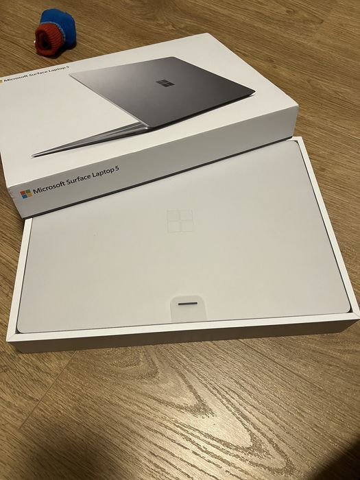 Microsoft Surface Laptop 5 - 15inch - i7 - 8GB - 256GB NOU
