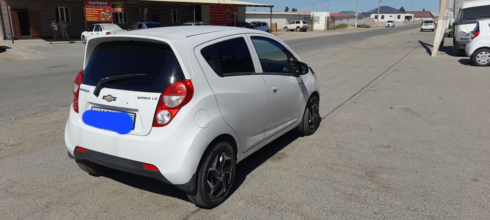 Spark satiladi jili 2016 baxasi 90 mln kelisimli