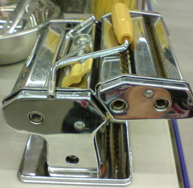 Машина за приготвяне на домашна прясна паста Inox. Нови !