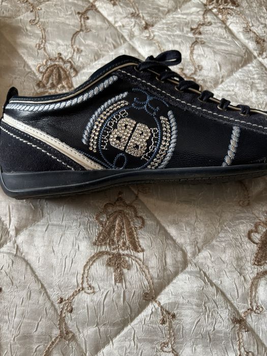 Продам  кроссовки Baldinini