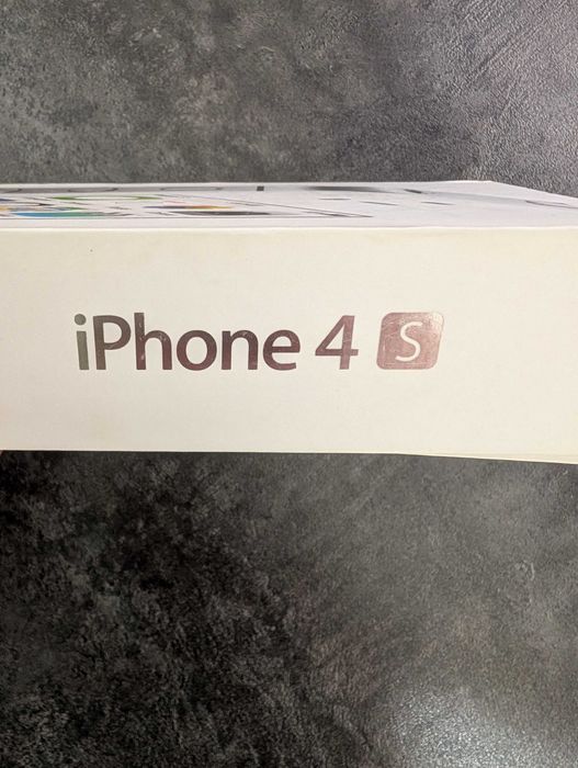 Коробка от iPhone 4S