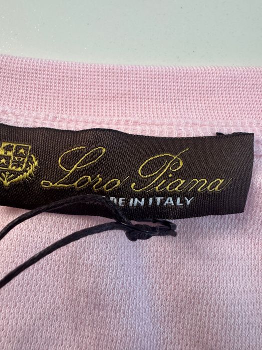Loro Piana-Автентична чисто нова дамска тениска S-М размер