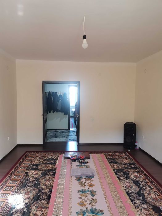 Tez va arzon 3 xonali uy sotuvda  6 mik. OASIS MARKET oldida