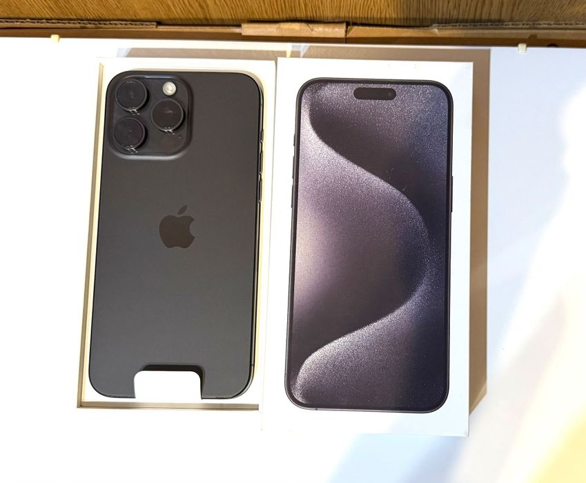 Vand, iPhone 15 Pro Max 256 GB Black
