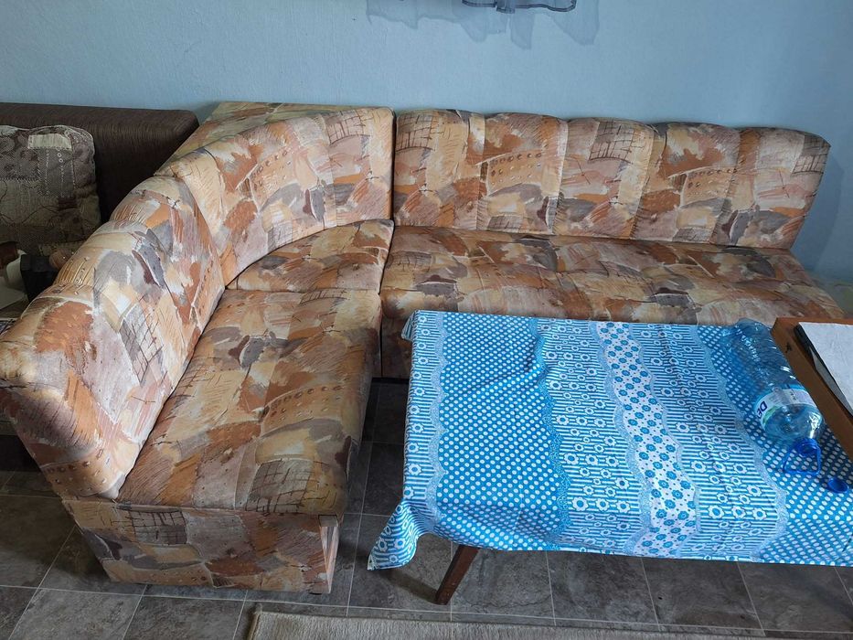 Продавам Ъглов диван