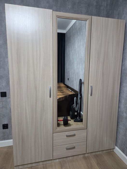 Продам шкаф в идеальном состоянии