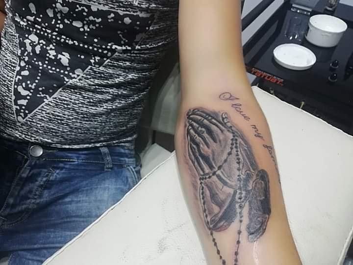 Realizez tatuaje permanente