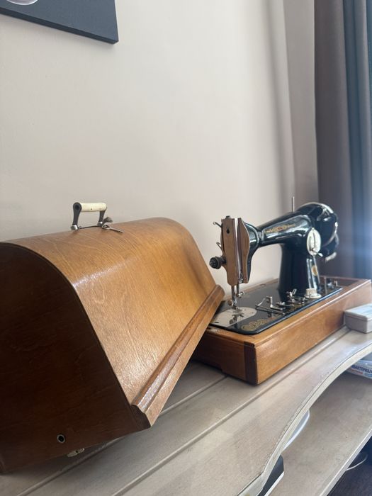 Продам раритет швейная машинка Singer!