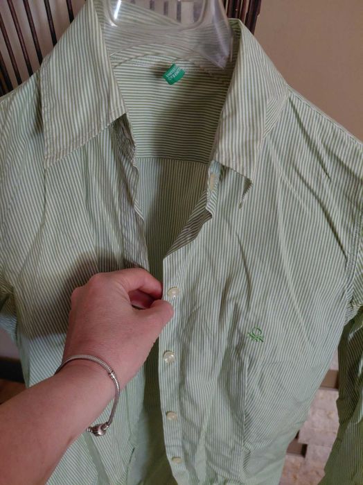 Vand 2 camasi Benetton superbe