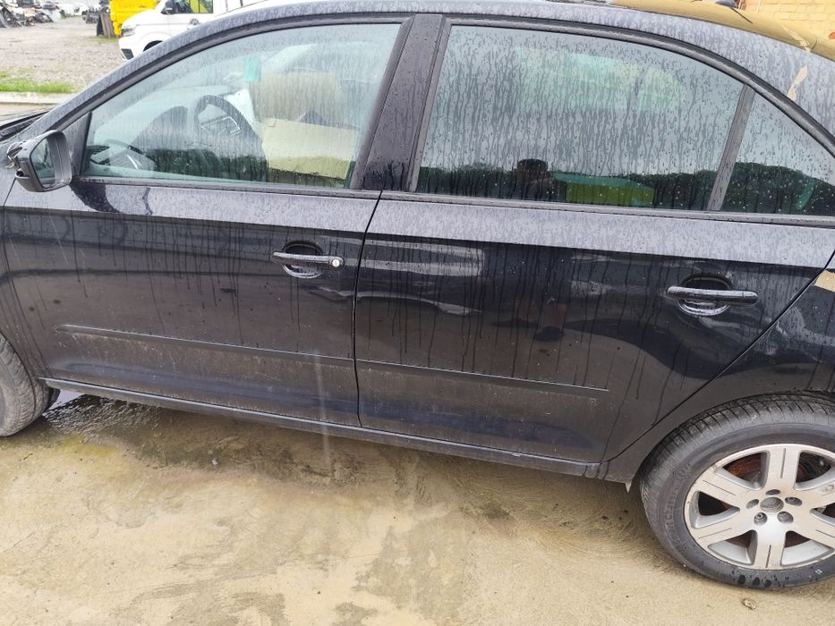 Ușa stânga față stânga spate ușa dreapta față dreapta spate Skoda rapid cod culoare LF9R