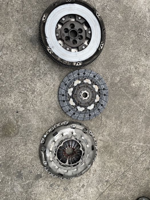 Съединител комплект(маховик,феродо притискател)Ауди 2.0tdi а3 vw seat