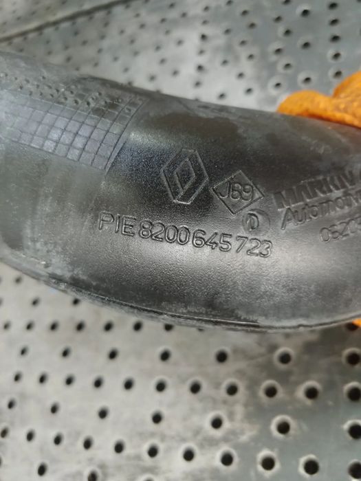 tubulatura  intercooler 1.5 dci k9k renault scenic 3 clio 4 kangoo megane 3 laguna 3 dacia duster  8200645723