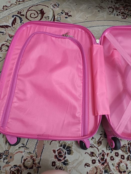 Чемодан для девочек
