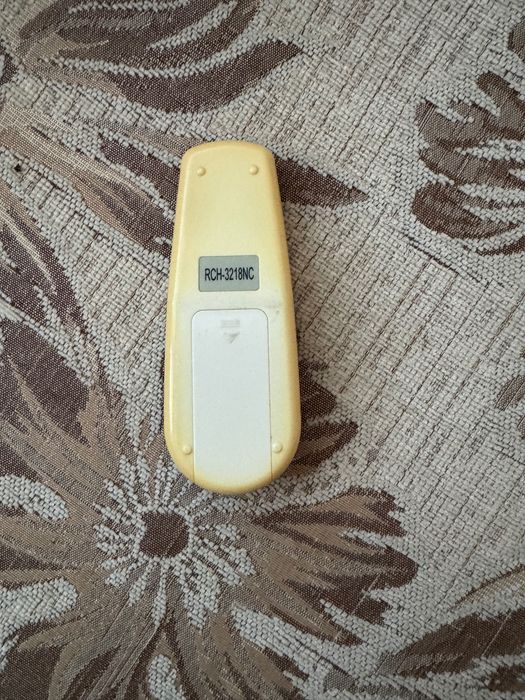 Продавам климатик Osaka RCH-3218NC – работещ, с дистанционно