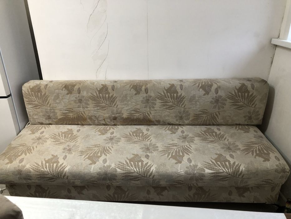 Диван в Aстане