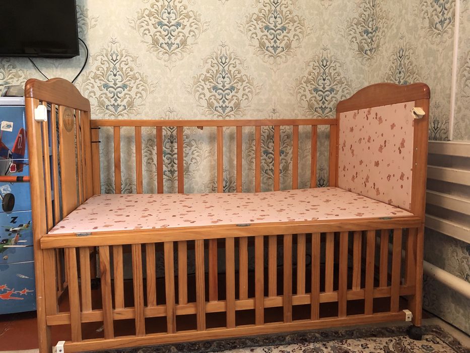 Продам  детскую кроватку