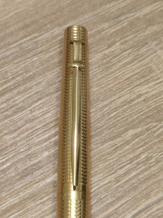 Stilou placat aur Caran d'ache fara peniță cu piston